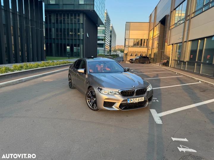 BMW M5 4